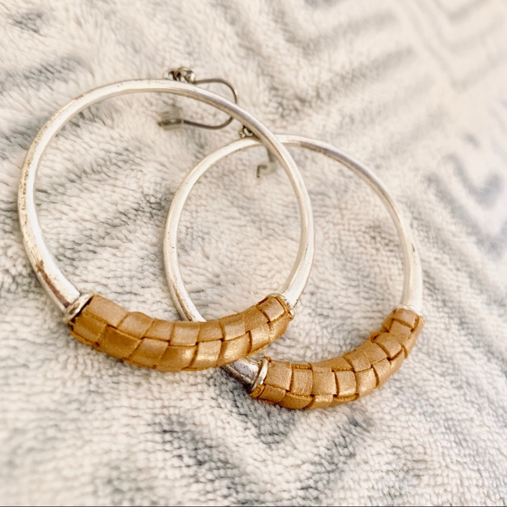 🎉Two for $10🎉 Lucky brand hoop silver tone ear